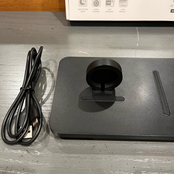 Wireless Charger, Seneo 2 in 1 Dual Wireless Charging Pad with iWatch Stand - Picture 7 of 15